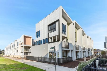 EXPERIENCE ELEVATED LIVING IN BROMPTON ESTATE! - Photo 5