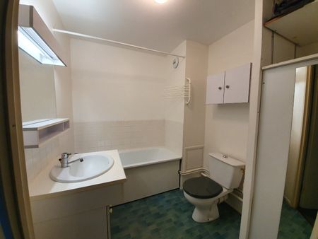 Location Appartement 2 pièces 47m² LILLE 59000 - Photo 5