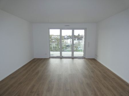 Neubau/Erstbezug: Modern geschnittene 3-Zimmer-Wohnung mit traumhaftem Ausblick! - Photo 2
