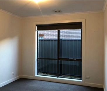 Clyde North - Photo 2