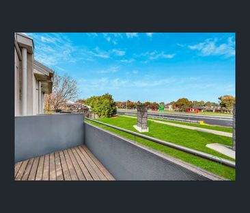 9/8 Moresby Court, Craigieburn, Vic 3064 - Photo 3