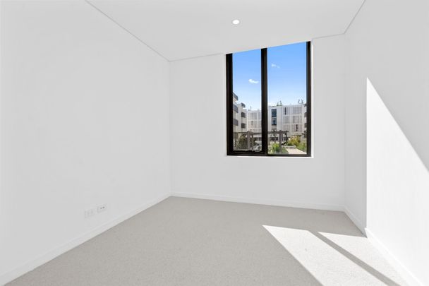 Babylon Brand New Family Living ! - Photo 1