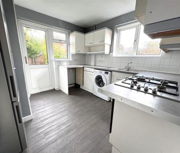 2 bedroom maisonette to rent - Photo 5