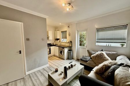 Alhambra Road - Photo 3