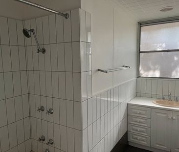 Renovated Three Bedroom in Corio - Photo 6