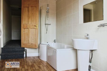 4 bedroom terraced house to rent - Photo 2