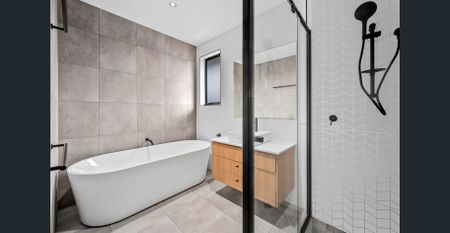 Brand-new impressive home - Photo 3