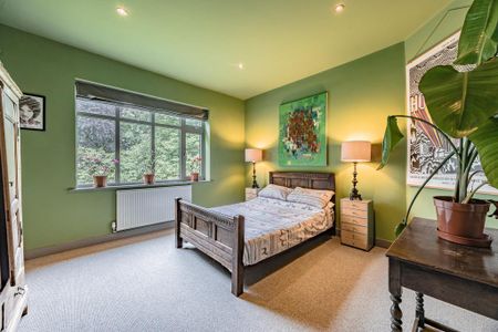 5 bedroom detached house to rent - Photo 4