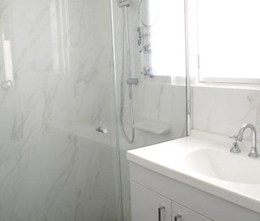 Oaklands Park - Photo 6