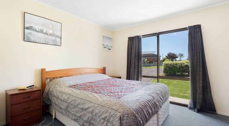 Central Family Dream: Location, Space, and Con... - Photo 2