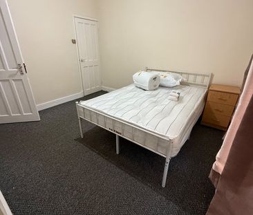 2 Bed Terraced House, Coronation Road, CV1 - Photo 3