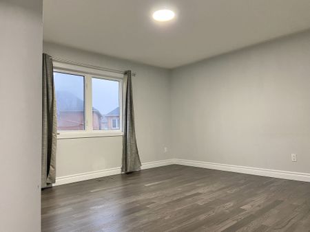 For Lease - 26 Starhill Crescent, Markham, Ontario - Photo 3