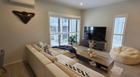 3-Bed, 2-Bath with Private Outdoor Area - $750pw - Photo 2