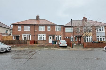 3 bedroom Student Flat to rent in Grosvenor Road, Jesmond, Newcastle upon Tyne - Photo 2