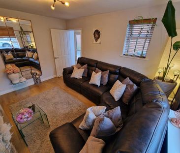 2 bedroom semi-detached house to rent - Photo 4