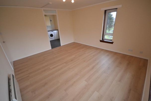 3 bedroom flat to rent - Photo 1
