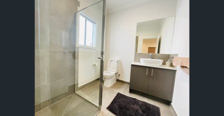 Private Ensuite Room with Courtyard - All Bills & Internet Included | From $300/week - Photo 4