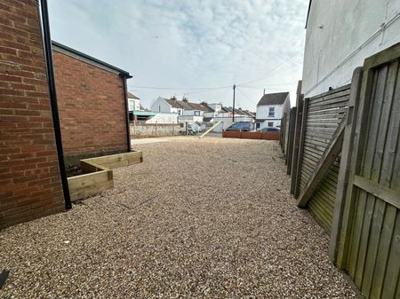 A 1 Bedroom Ground Floor Flat Instruction to Let in Bexhill On Sea - Photo 5