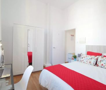 Room in a shared 6-bedroom apartment for rent in Vila de Gràcia, pe... - Photo 3