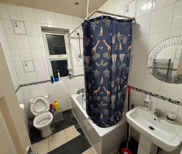 Room in a Shared House, Stevenage Road, E6 - Photo 1