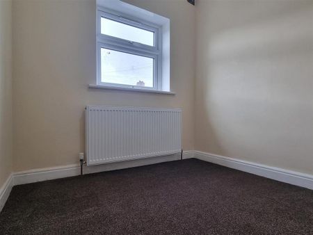 4 bedroom terraced house to rent - Photo 4