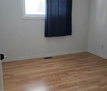 For Lease - 1183 Farnsborough Crescent, London East, Ontario - Photo 1