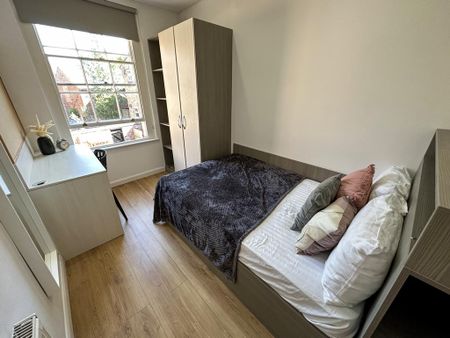 6 bedroom terraced house to rent - Photo 5