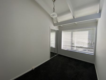 Property Management13a Girrahween Drive, Totara Vale - House for Rent - Photo 3