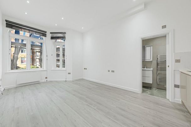 Studio to rent - Photo 1