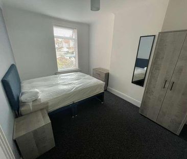 St. Saviours Road, Coalville, Leicestershire, LE67 - Photo 4