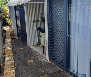 Fully Furnished granny flat - Photo 2