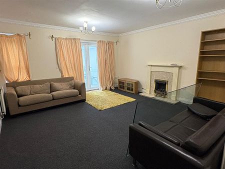 6 bedroom detached house to rent - Photo 2