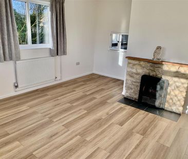 3 bedroom detached bungalow to rent - Photo 2