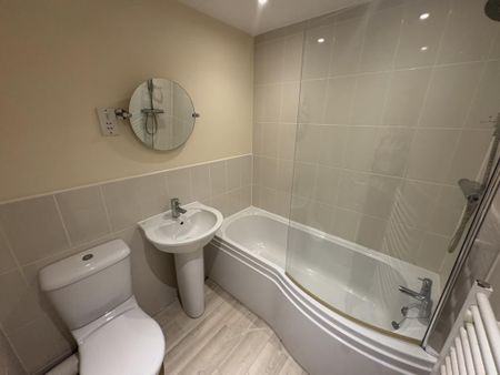 2 bedroom end of terrace house to rent - Photo 5