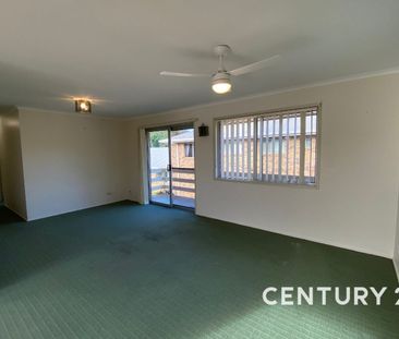 3 Bedroom Unit - Great location! - Photo 3