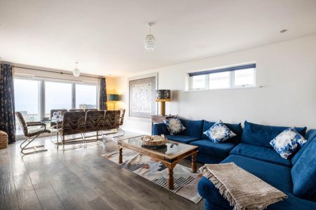 5 bedroom detached house to rent - Photo 2