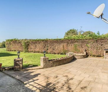 4 bedroom semi-detached house to rent - Photo 2