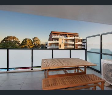 Near new stylish two bedroom apartment - Photo 5