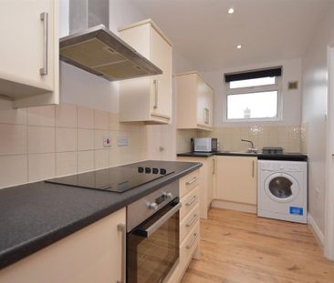 1 bedroom flat - Photo 3