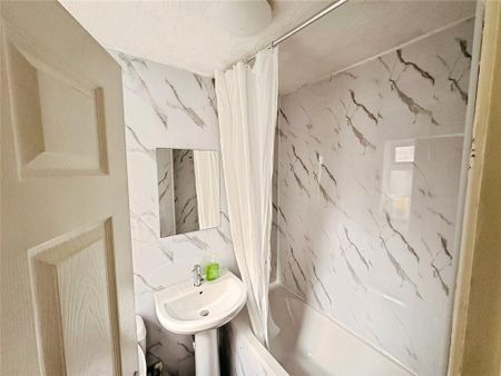 3 bedroom terraced house to rent - Photo 5