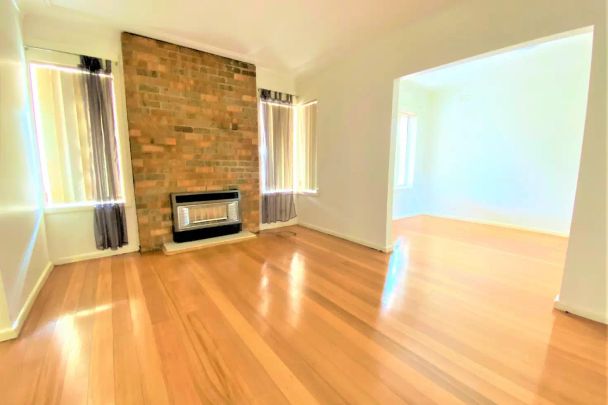 “Great Family Home in a great pocket of Glenroy” - Photo 1