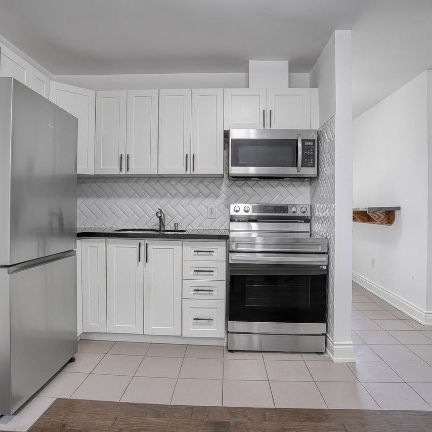 427 Nairn Avenue apartment — Toronto, ON (2-Bedroom) - 2 Bedroom - Photo 1