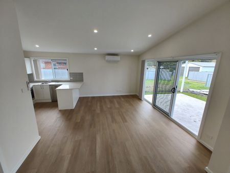 MODERN GRANNY FLAT - WATER INCLUDED - Photo 2