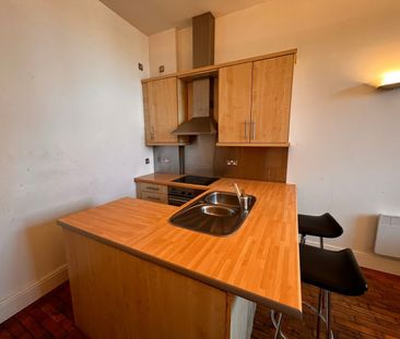 1 Bed Flat, Eastgate, LS2 - Photo 2