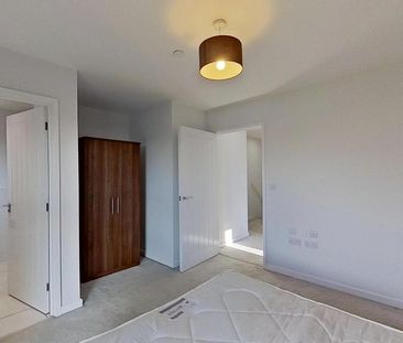 3 bedroom flat to rent - Photo 1