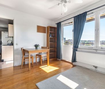 Helsingforsgatan, Kista - Photo 1