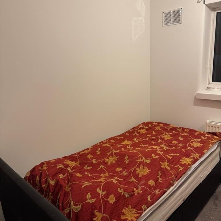 Room in a Shared House, Westcroft Way, NW2 - Photo 1