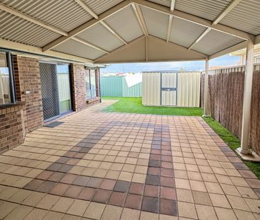 Family Living in a Quiet Cul-de-Sac! - Photo 4