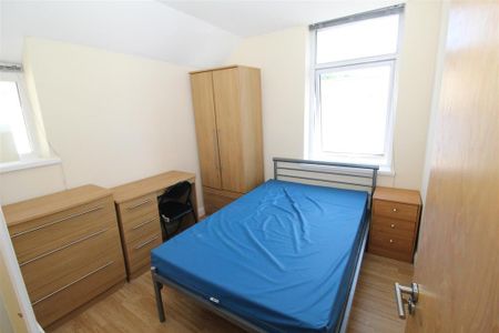 6 bedroom private hall to rent - Photo 4