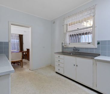 Charming Family Home with Solar & Energy Savings - Photo 6